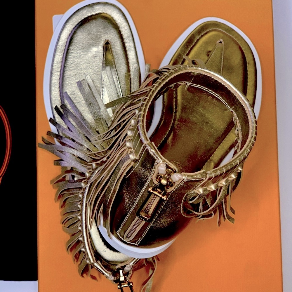 Tod’s Nubuck Gold Fringe Sandals size 35.5 “Rare!” - Picture 7 of 9